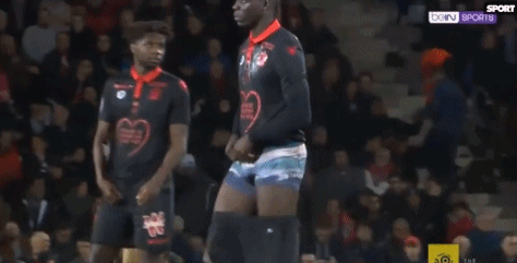 晚旗报：埃及就萨拉赫、马尔穆什参加非洲杯时间与红军曼城谈判