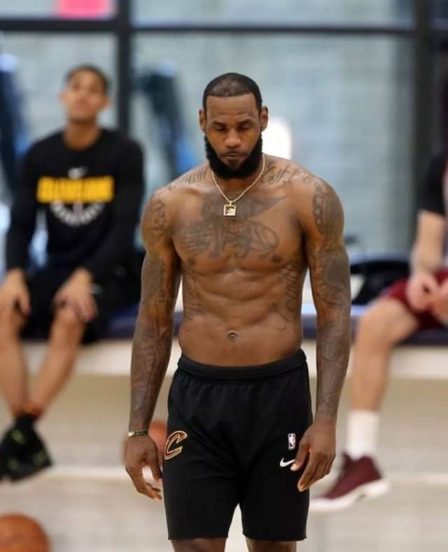 邯郸学子在全国啦啦操联赛勇创佳绩（邯郸学子征战全国啦啦操联赛斩获佳绩）