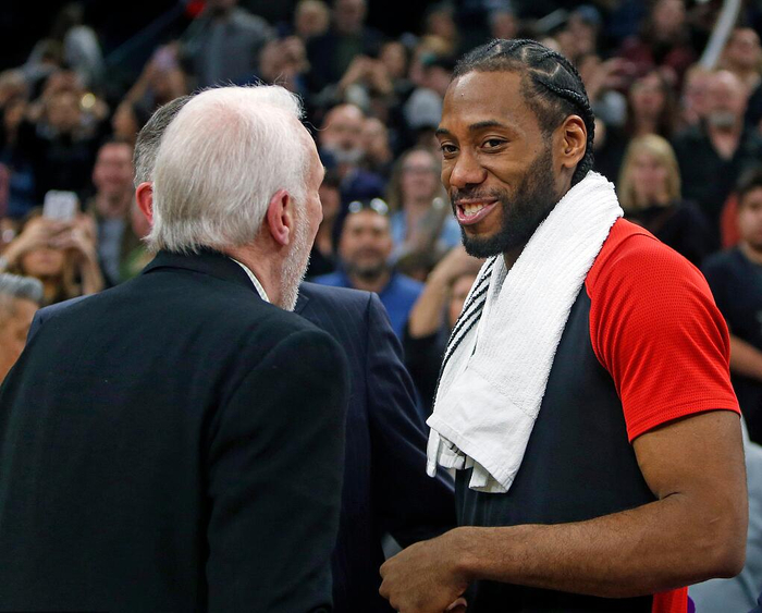 法尔克：格纳布里经纪人已和拜仁谈降薪续约，球员很可能留队（法尔克：格纳布里大概率留队，经纪人与拜仁已谈降薪续约）