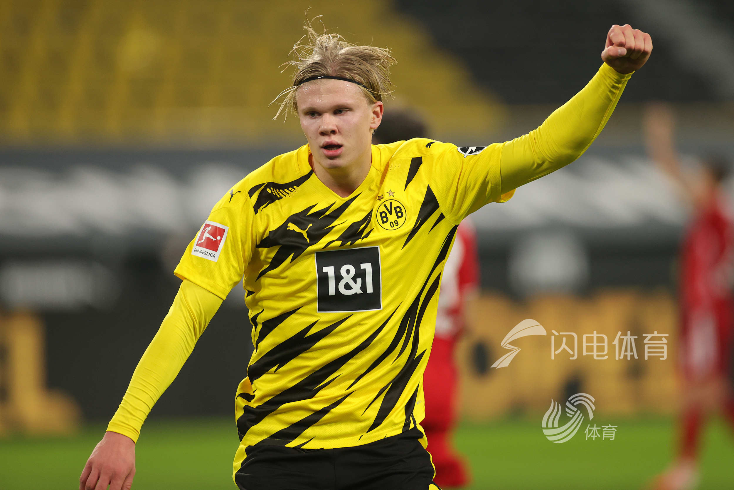 六台：维尼首次感觉到不受皇马球迷全力支持，对续约产生疑问（六台：维尼首度感到皇马球迷支持不足，续约意向生疑）