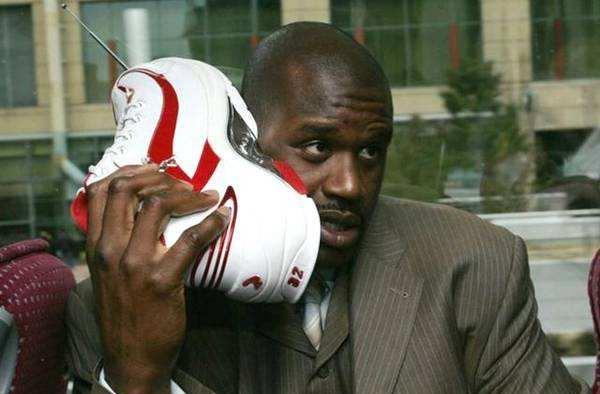 从埃夫勒街区到足球界巅峰：记登贝莱和乌帕梅卡诺的友谊（从埃夫勒街头到足坛之巅：登贝莱与乌帕梅卡诺的情谊）