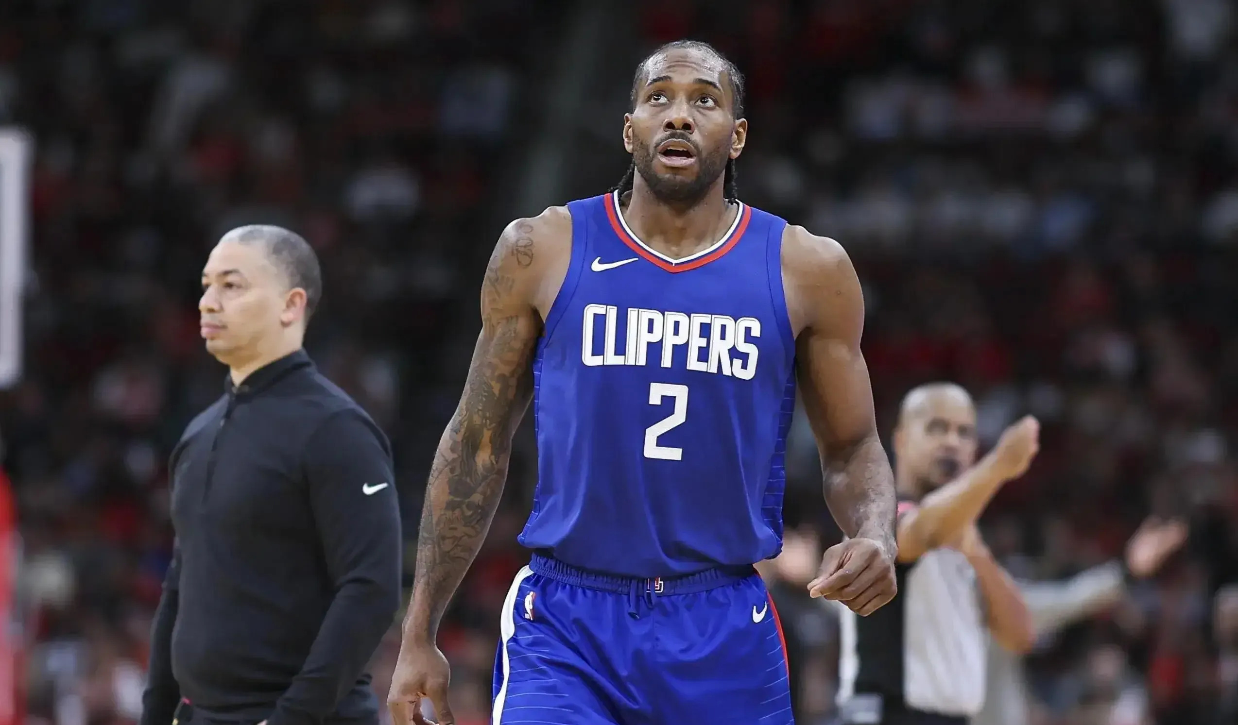 官方：英格兰名哨安东尼-泰勒将执法欧冠第4轮布鲁日vs巴萨（官宣：英格兰名哨安东尼-泰勒将吹罚欧冠第4轮布鲁日对阵巴萨）